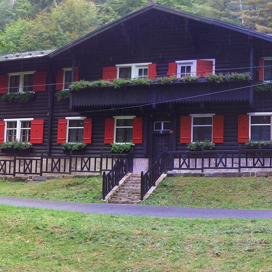 The Courtship Hunting Lodges