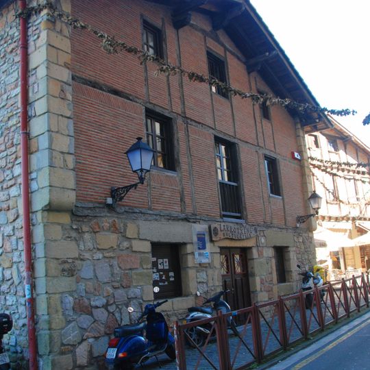 Larrotxene Kultur Etxea