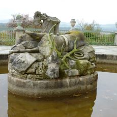 Kašna na terase zámku Kozel u Štáhlavic