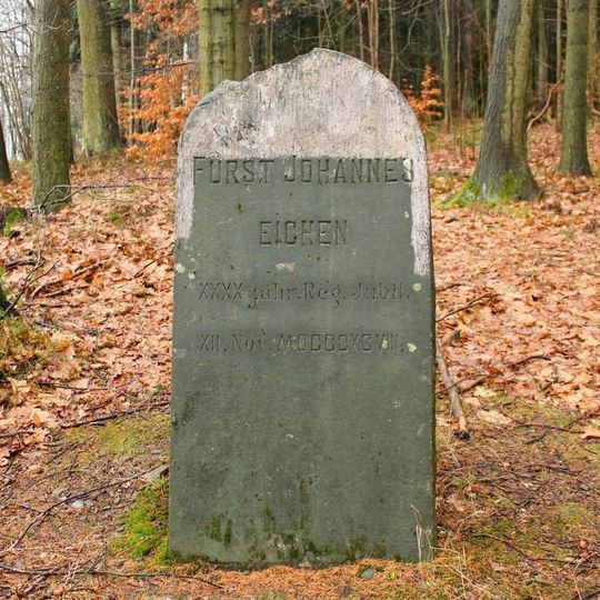 Lichtenštejnský památník v Hrabenově u hájenky