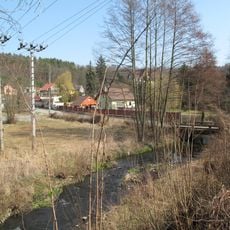 Most Horovy ulice přes Výmolu v Úvalech