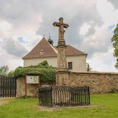 Kříž v Jedlové před hřbitovem