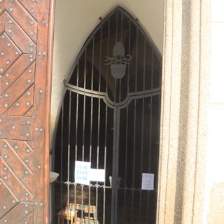 Kovaná bezpečnostní brána pro hlavní vchod do baziliky sv. Prokopa