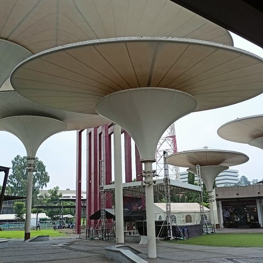 Eton Centris