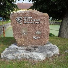 Pomník padlým ve Vinařicích