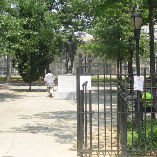 DeWitt Clinton Park