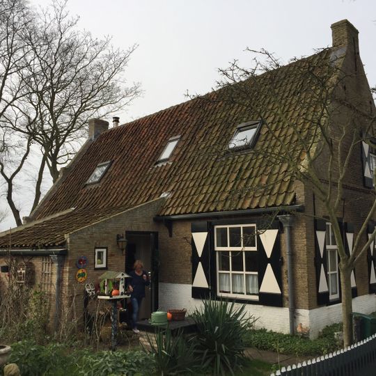 Karakteristiek Amelander huis onder zadeldak tussen topgevels