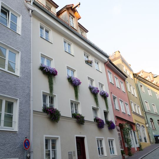 Wohn- und Geschäftshaus