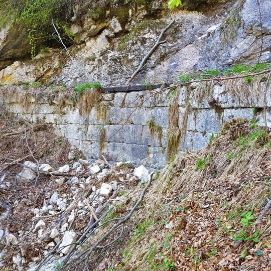 Soleleitung, Stützmauer beim kleinen Hundsortgraben