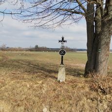 Kříž západně od vsi