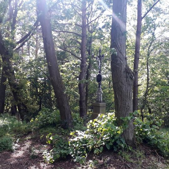 Kříž jihozápadně od Smilovic