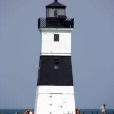 Erie Harbor North Pier Light