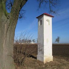 Boží muka u Senice na Hané v poli