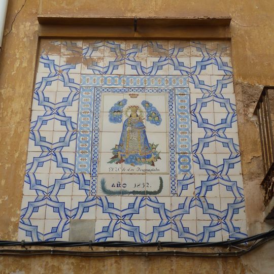 Retablo cerámico de la Virgen de los Desamparados