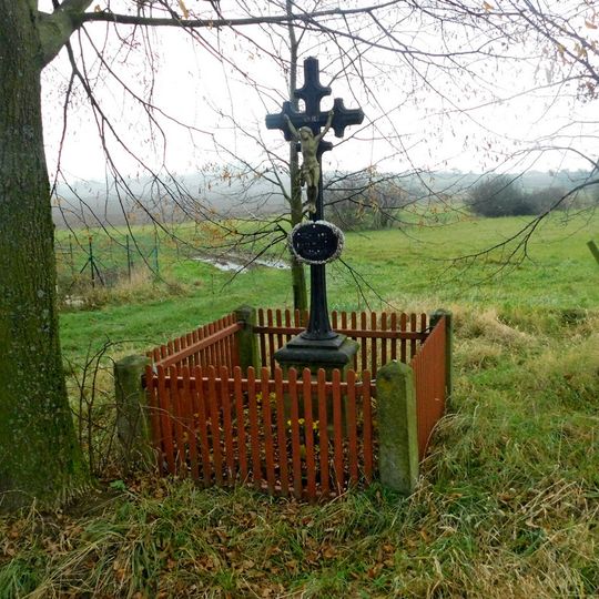 Kříž u cesty k samotě U Matějíčků