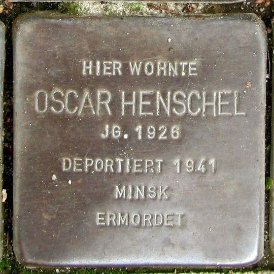Stolperstein em memória de Oscar Henschel
