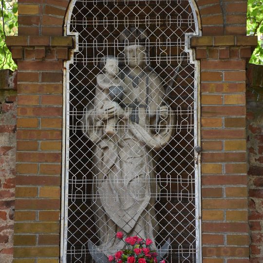 Statue of Madonna and Child in Lechovice