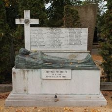 Pomník obětem prvního náletu na Brno na hřbitově v Židenicích