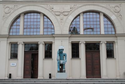 Entrance 4