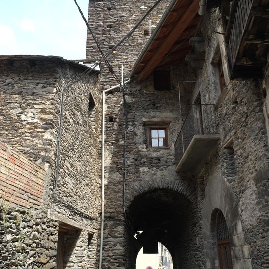 Puertas y murallas de Escaló