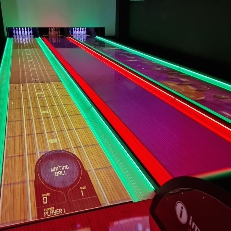 Bowling Evolution Marseille Valentine - Centre de bowling à La ...