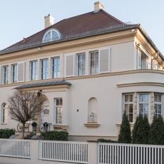 E.T.A.-Hoffmann-Straße 6