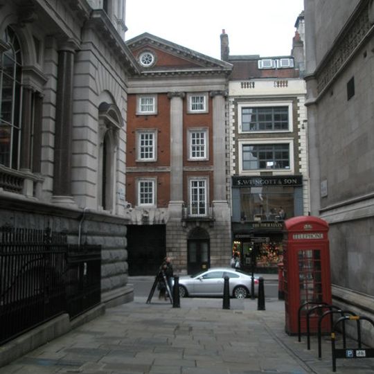 K2 Telephone Kiosk At Junction With Bell Yard