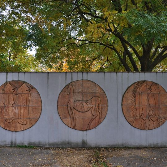 Dekorativní stěna na Strnadově ulici v Brně-Líšni