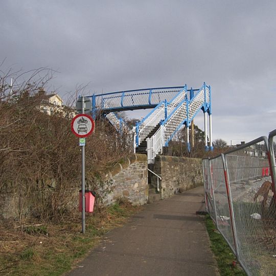 Dundee, West Ferry, Beach Lane, Railway Footbridge