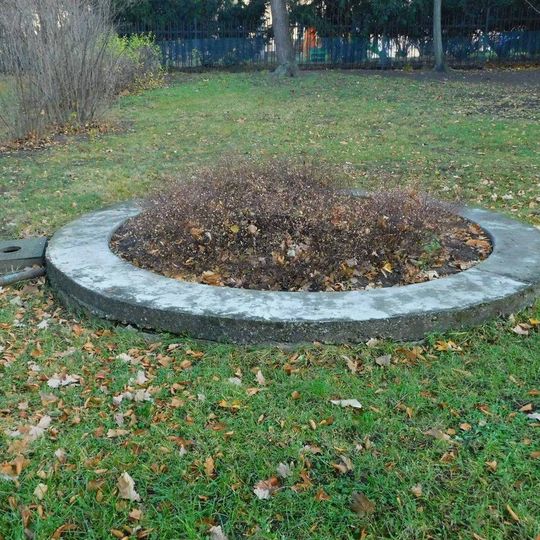 Zaniklá kašna v Kateřinské zahradě v Praze