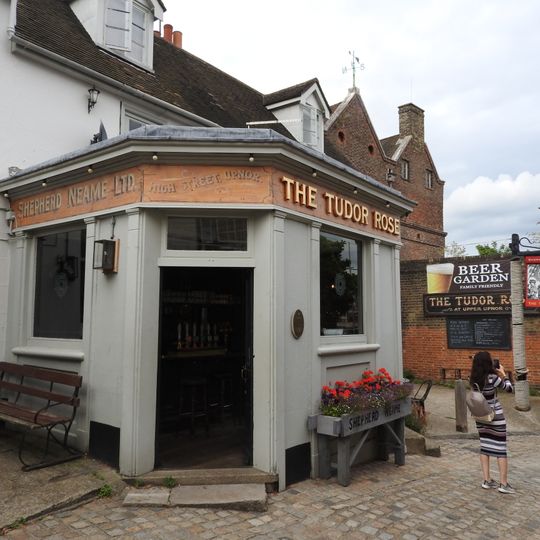 The Tudor Rose Public House