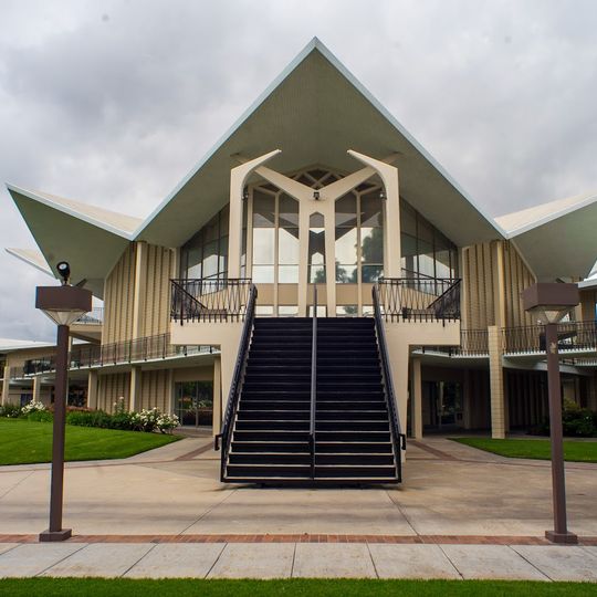 Hope International University
