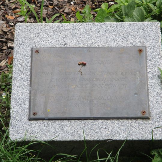 Památník v Blovicích na Masarykově náměstí