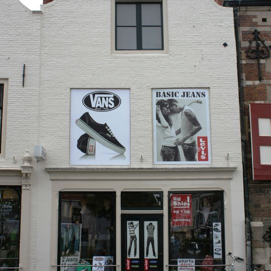 Achter de Houttuinen 32, Middelburg