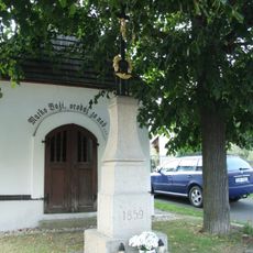 Kříž v Blažejovicích u kaple
