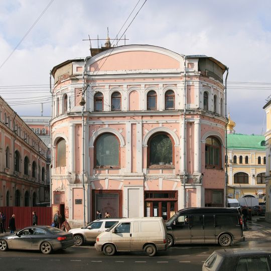 Центральный корпус Тёплых торговых рядов