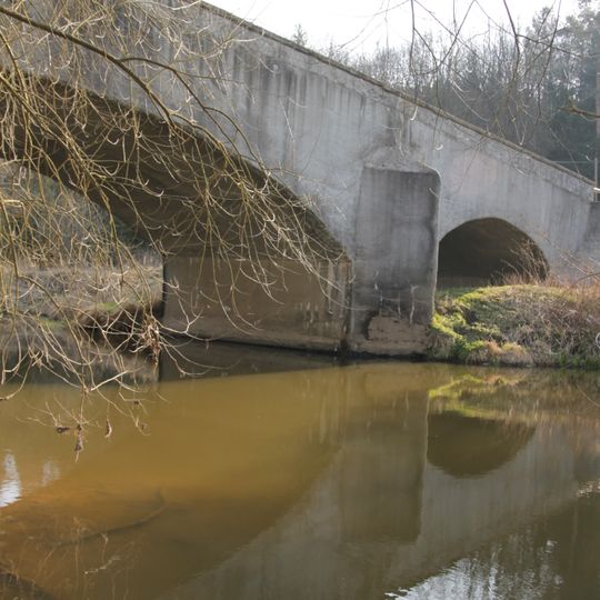 Most silnice II/152 přes Moravskou Dyji u Louckého mlýna