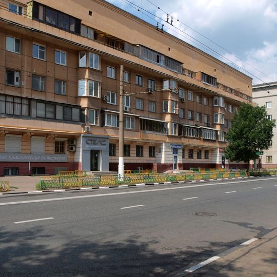 Жилой дом с магазином на Мытной улице