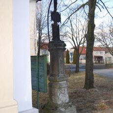 Wayside cross in Jemnice (next to the chapel)