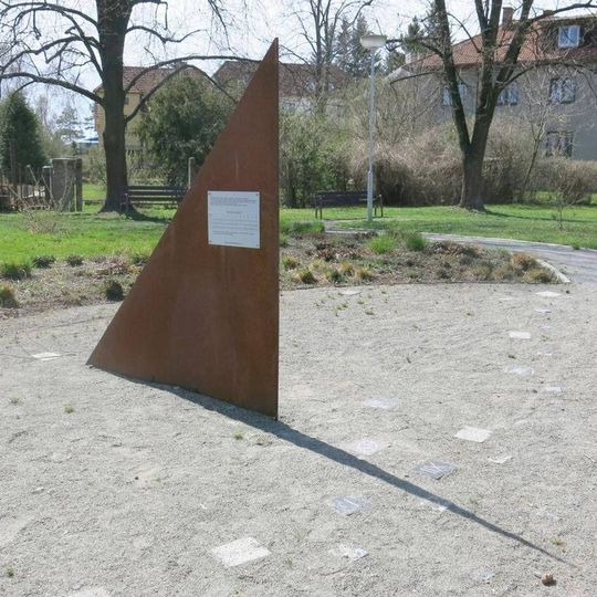 Sluneční hodiny v parku v Linecké ulici v Kaplici
