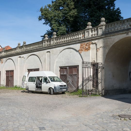 Carriage house in Henryków