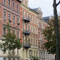 Mietshaus in geschlossener Bebauung mit Vorgarten Agricolastraße 10