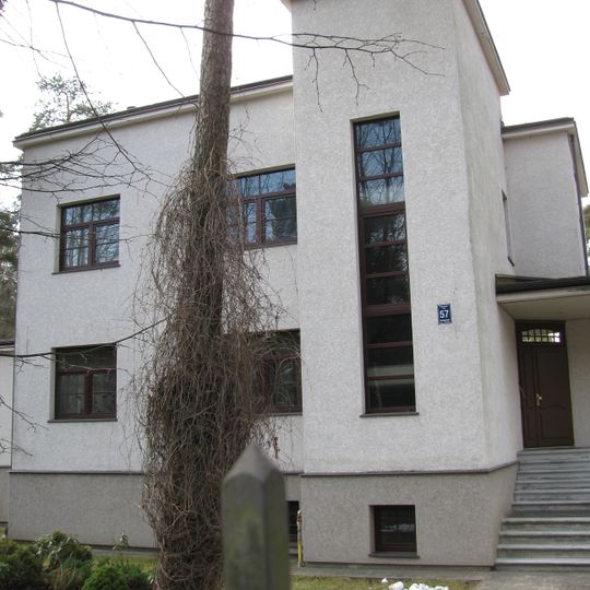 Ezermalas iela 57