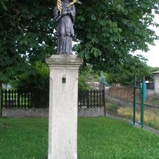 Pranýř se sochou svatého Jana Nepomuckého
