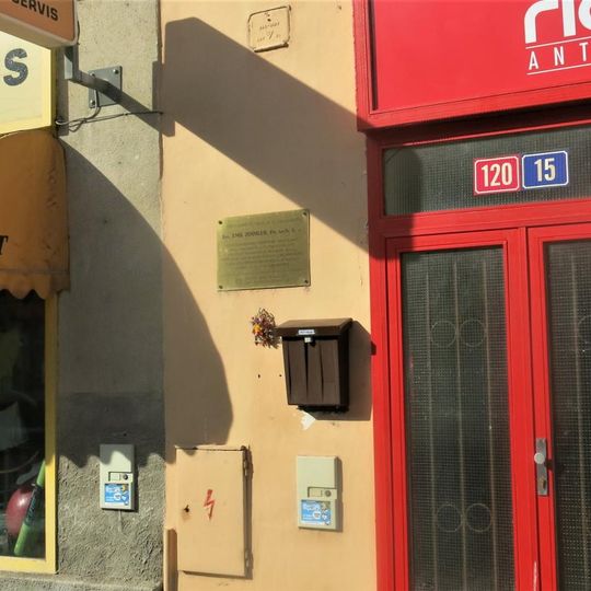 Pamětní deska Emila Zimmlera na domě Palackého 120/15 v Nymburku