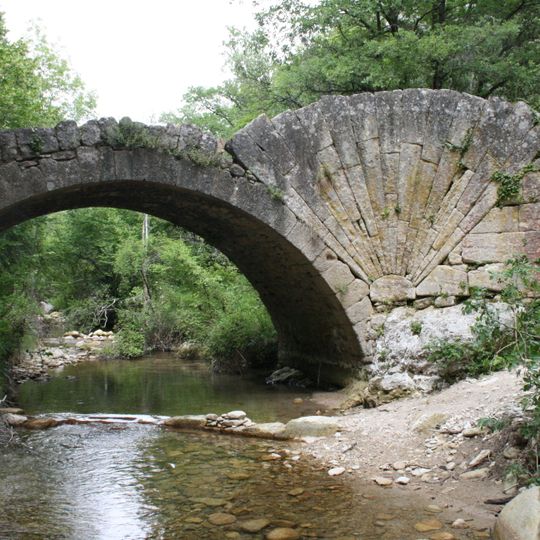 Pont à coquille sur l'Aigue-Brun
