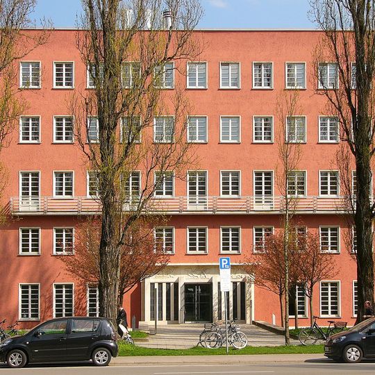 Verwaltungsgebäude