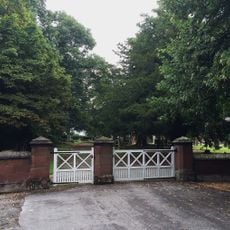 Walls and gates between Old Church Lane and the old churchyard