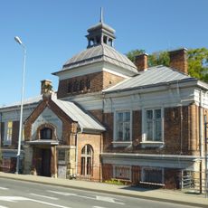 Budynek Towarzystwa Gimnastycznego Sokół w zakresie zewnętrznej architektury wraz z dolną częścią klatki schodowej