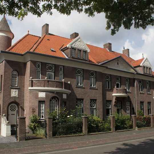 Hoofdstraat 35, Rijen
